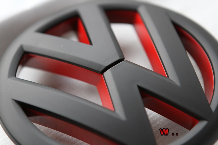 Черный значок VW Golf 6 GTI