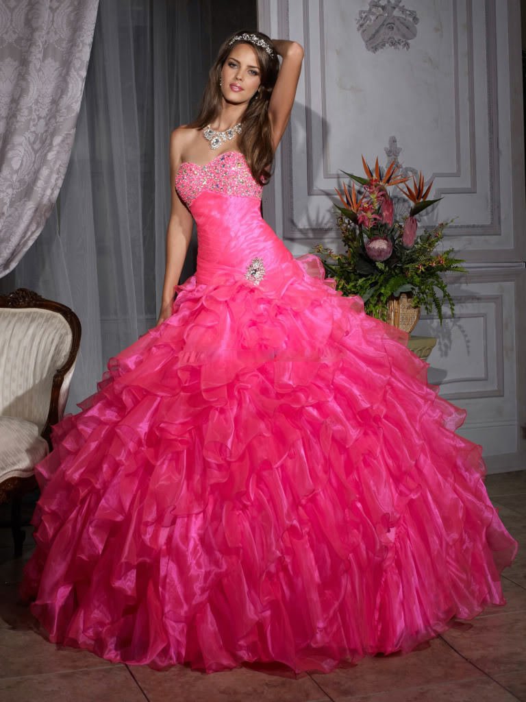 Color pink wedding dress