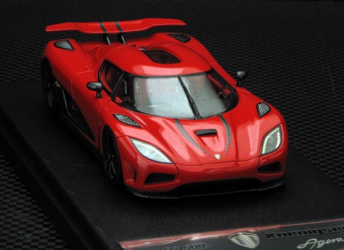 Моделька Koenigsegg CCX