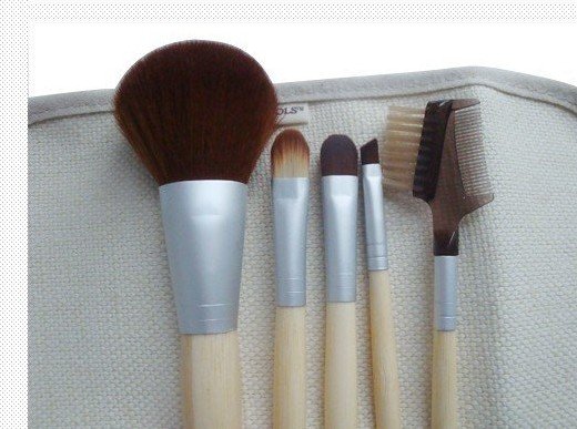 eco friendly makeup. ECO TOOLS - Beauty Sets Bamboo Brush Set 6 pieces make up brush. Features