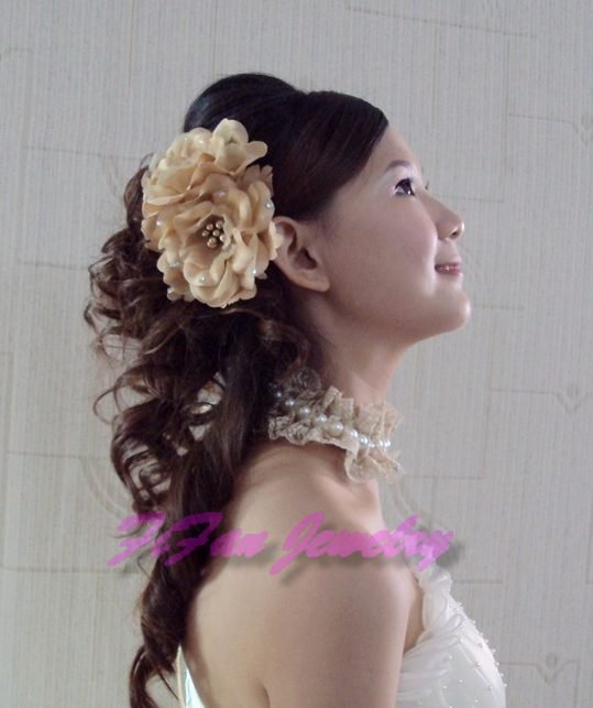 We are a specialist manufacture of fashion bridal Crown Flower and necklace