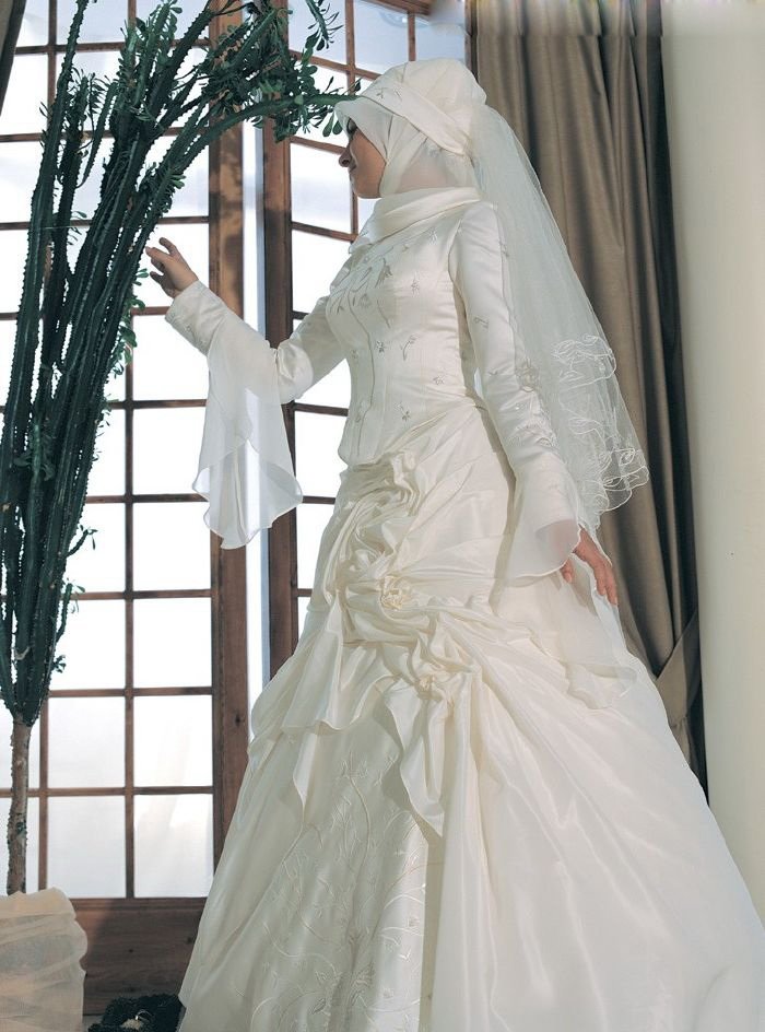 Free Shipping Classical Elegant ALine Satin Muslim Wedding Dress Wholesale 