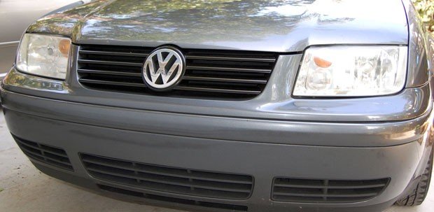 VW Jetta Bora MK4 Front Bumper Insert Lower Center Grill