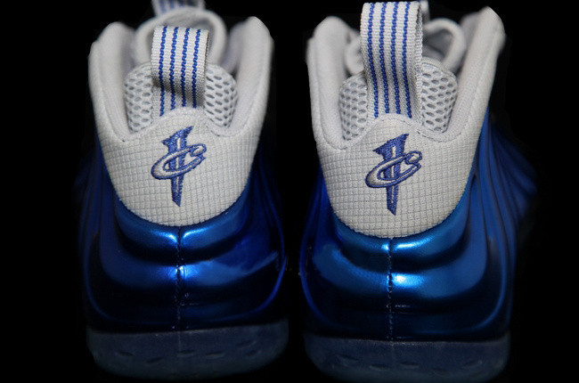 Blue White (4)