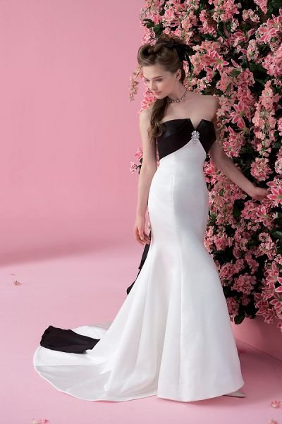 Wholesale latest white with black butterfly wedding dress mermaid wedding 