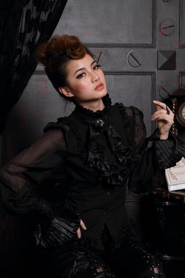 RQ-BL 2014 Women\'s Gothic Blouse Victoria ruffles ...