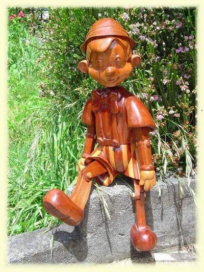 A imagem "http://img.alibaba.com/photo/10939154/Wooden_Pinocchio.jpg" não pode ser mostrada, porque contém erros.