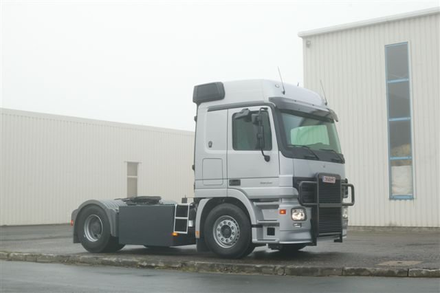 http://img.alibaba.com/photo/11113190/Armored_Truck_Based_On_Mercedes_Benz_Actros.jpg