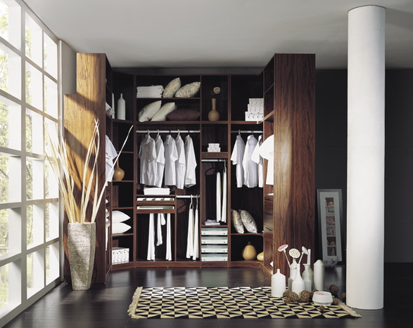 http://img.alibaba.com/photo/214887166/bedroom_classical_bedroom_set_cabinet.jpg