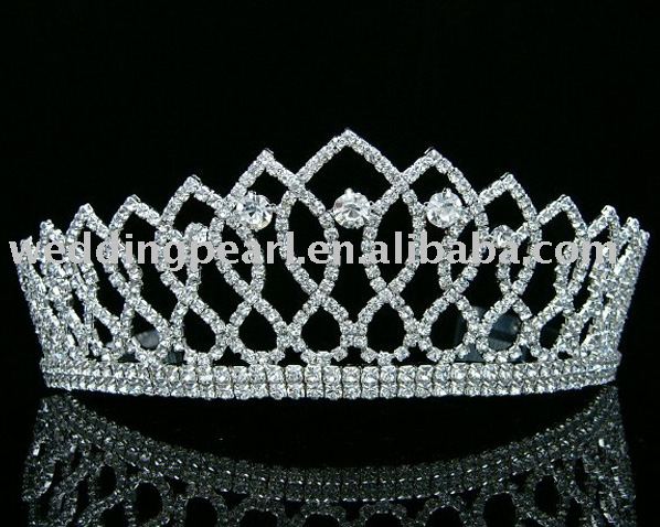 Symphony Bridal has a large selection of wedding veilsBridal veils tiaras