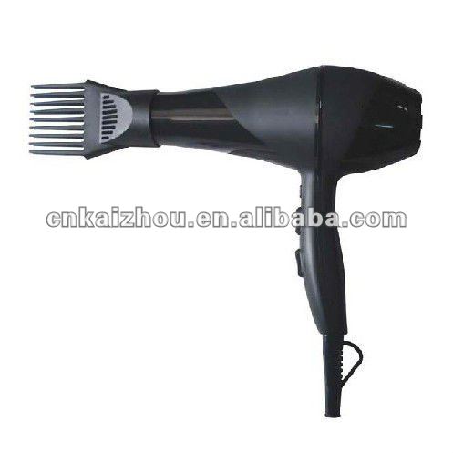 Méthodes pour étirer les cheveux Beauty_salon_comb_hair_dryer