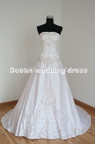 free shipping elegant sleeveless a line with embroidery satin bridal gown 
