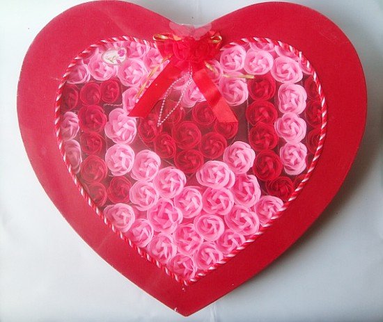 Birthday gift / wedding gift / Valentine gift / 100 heart-shaped soap Flower 