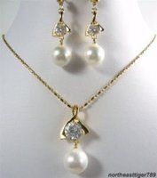 Cristal blanco concha de perla collar colgante y pendientes (China (continental))