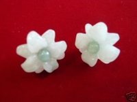de jade blanco grabar flor pendiente Ohrschmuck (China (continental))
