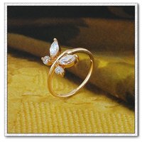 Anillo de mariposa, de cobre con anillo chapado en oro de 18 quilates, un anillo de CZ, un anillo de piedras preciosas, joyería de moda dedo anular (China (continental))