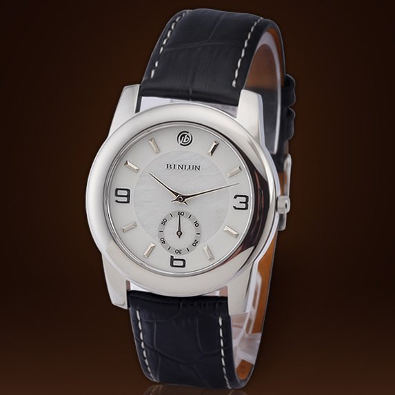 Leather Band Quartz Watch. Leather strap quartz watch