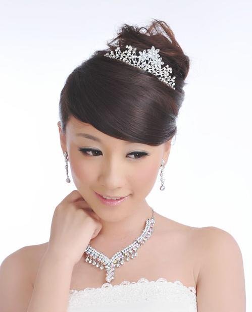 Bride Hair With Tiara. Wedding Tiara, Bridal Hair