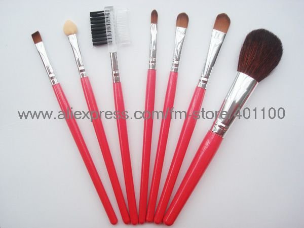 pink makeup brushes. Set / pink makeup brushes