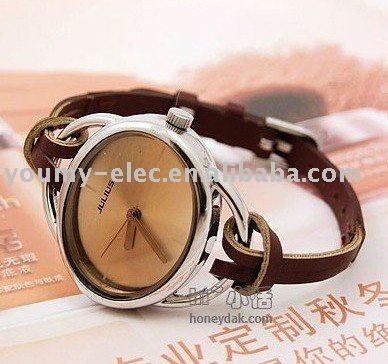 Leather Band Quartz Watch. leather strap quartz watch