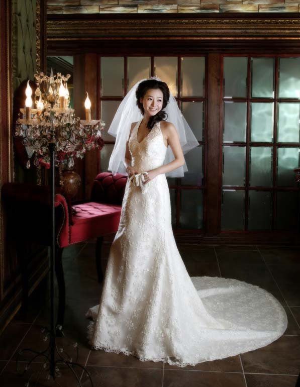 princess romantic sleeveless wedding dress bridal gown with embroidery 