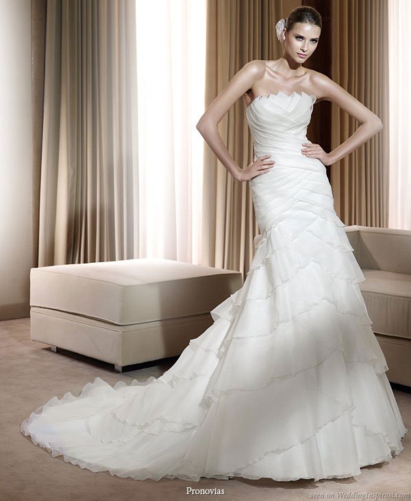 wedding dress 2011 styles. designer#39;s wedding dress, 2011