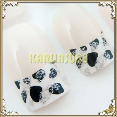pics of zebra print nails. animal print nails.