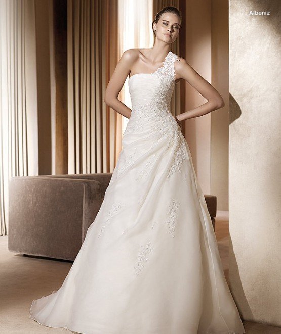 free shipping 2011 embroidered one shoulder wedding dress latest gorgeous
