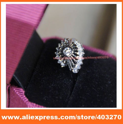 kate william engagement ring. prince william engagement ring