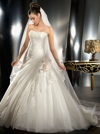 2011 New Style Strapless Tissue Organza And Lace Beaded Wedding Dress 