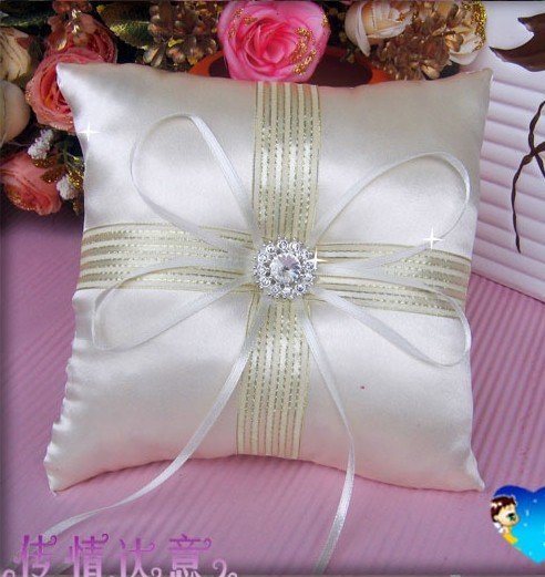 Wedding gift Senior diamond ring pillowWesternstyle ring pillow wedding 