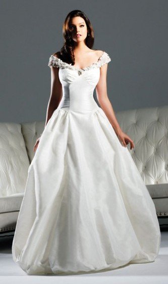 offshoulder princess bridal dress with long trailing elegant wedding gown 