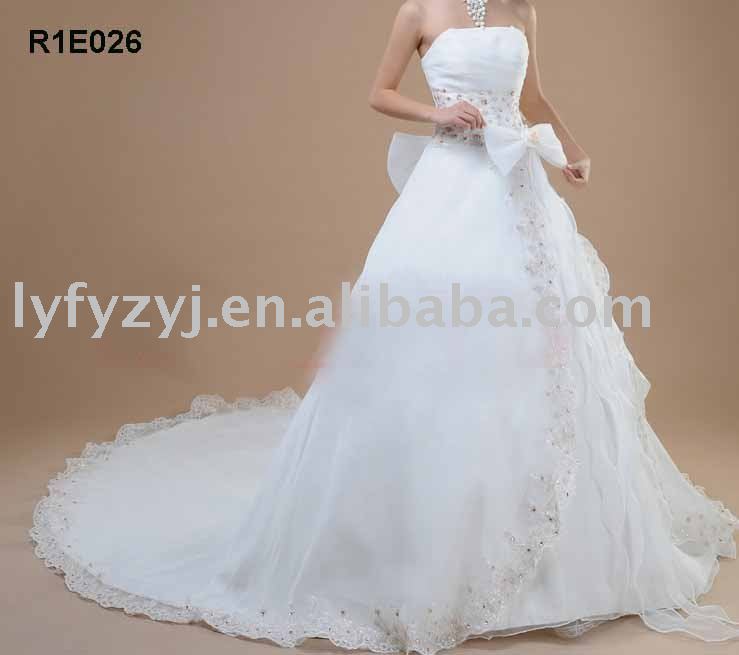 R1E026 Elegant bridal's white wedding dress firstclass fabric wedding 