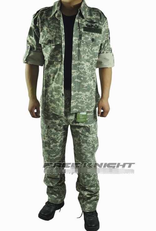 101st Airborne Division dark camouflage suit camouflage suit in 2010 new