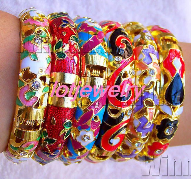 RHINESTONE BUCKLE BRACELET | BESO.COM RHINESTONE BUCKLE BRACELET | BESO.COM
