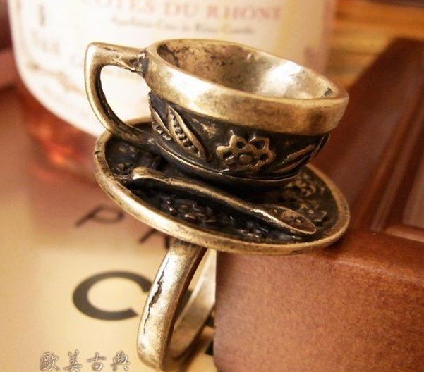 Elegant Vintage Retro Style Coffee Cup Ring