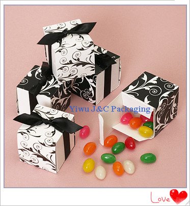 Reversible Flourish Wrap Wedding Favor Boxes JCO514 