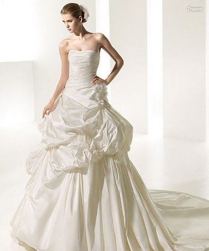 Strapless a line wedding dress full length taffeta bridal dress applique