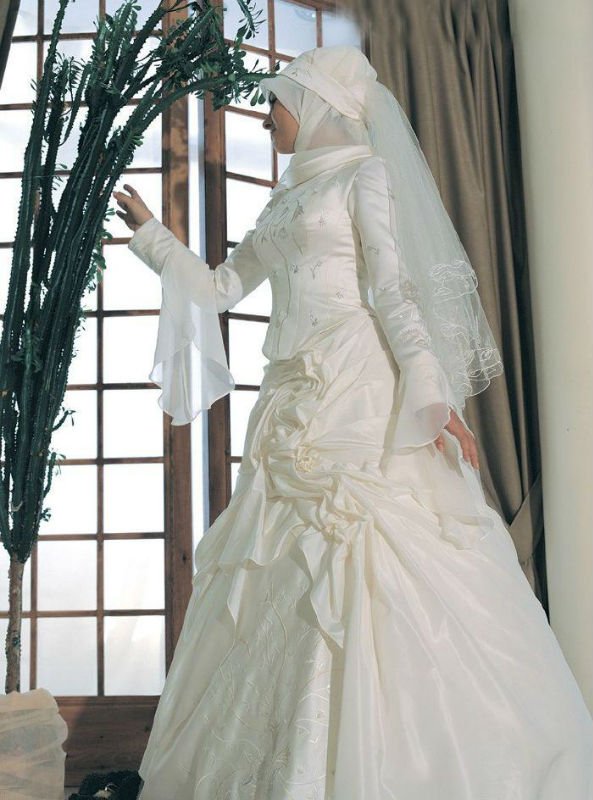 Designer arab wedding dresses US 15099 US 18999 piece
