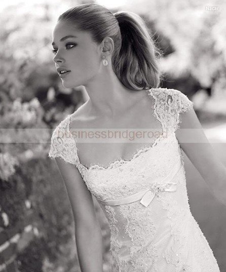 vintage lace wedding dress with sleeves
