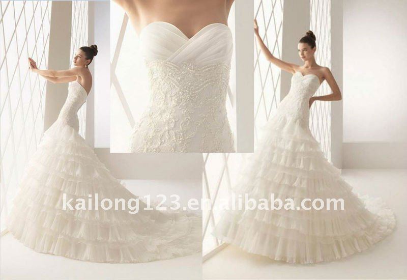 Elegant Sweetheart Tiered Appliqued Beaded Wedding Dress 2012