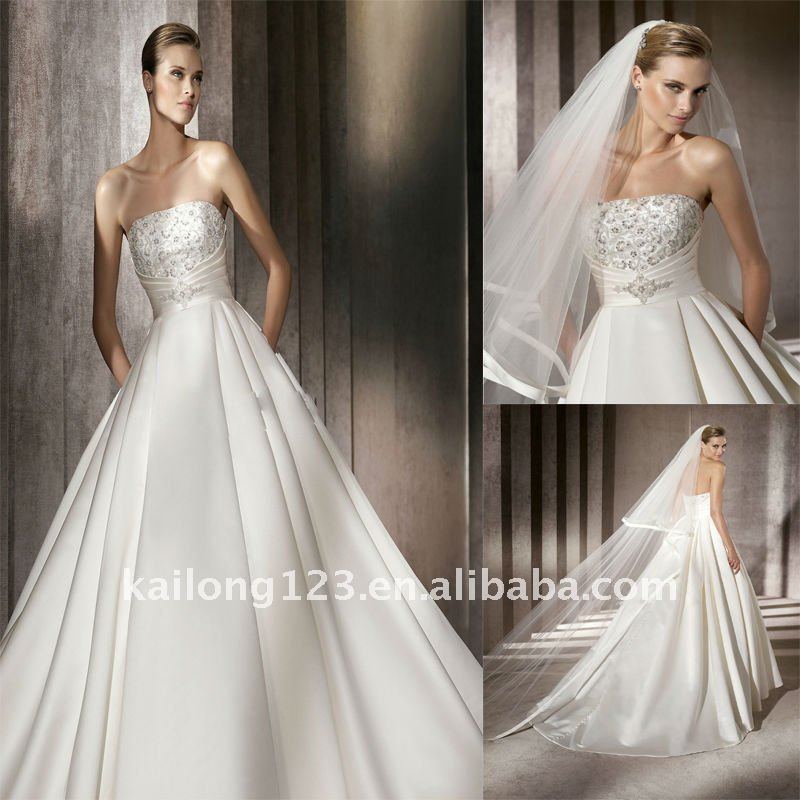 Strapless Ball Gown Sweep train Strapless Beaded Appliques Satin Romantic 