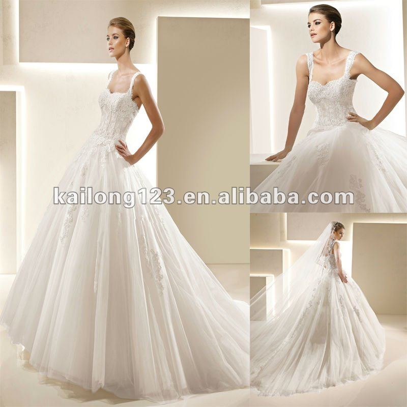 Pretty Sweetheart Ball Gown Court train Lace Tulle Wedding Dress with Lace
