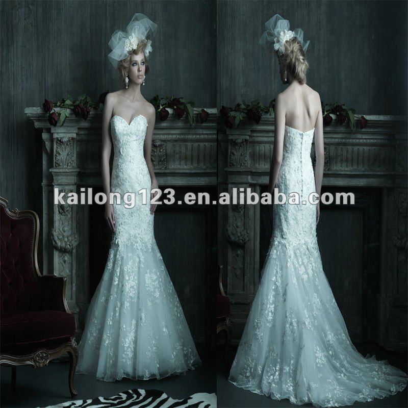 Sweetheart Slim Fit and Flare Sweep train Embroidered Lace Applique Tulle 