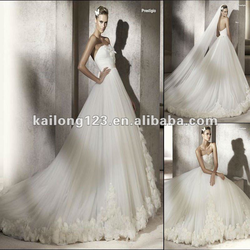 Sweetheart Strapless Ruched Bodice Ball Gown Court train Tulle With Flowers 