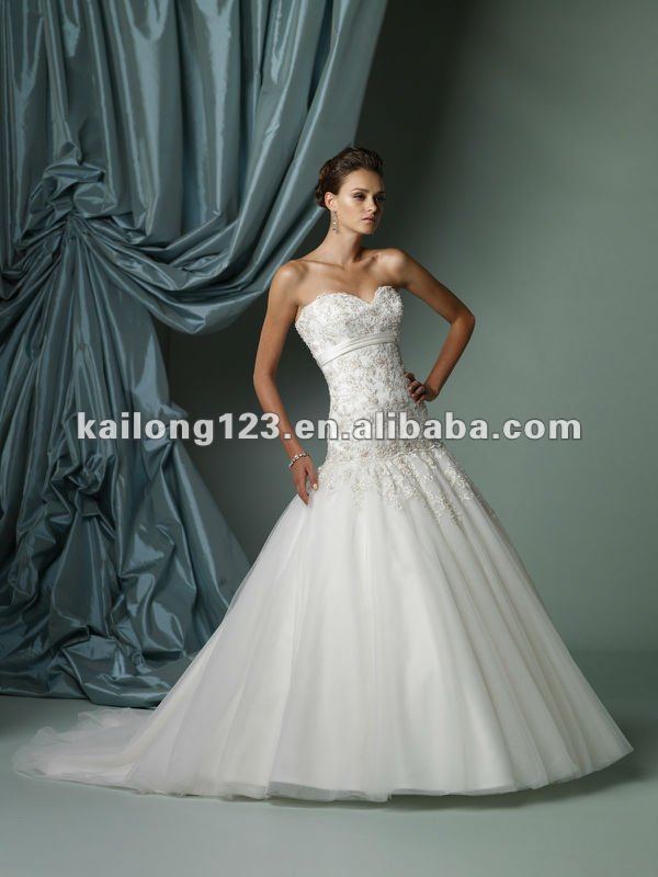 Delicated Appliqued Lace Beaded Empire White Fishtail Wedding Dress